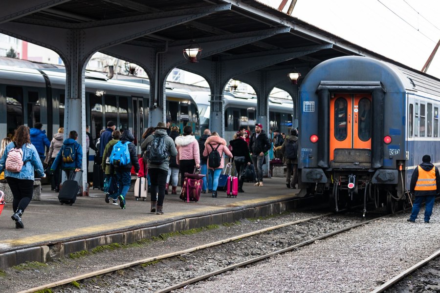 Accident grav în Gara de Nord. O persoană a fost lovită de un tren internațional la plecarea din staţie a garniturii