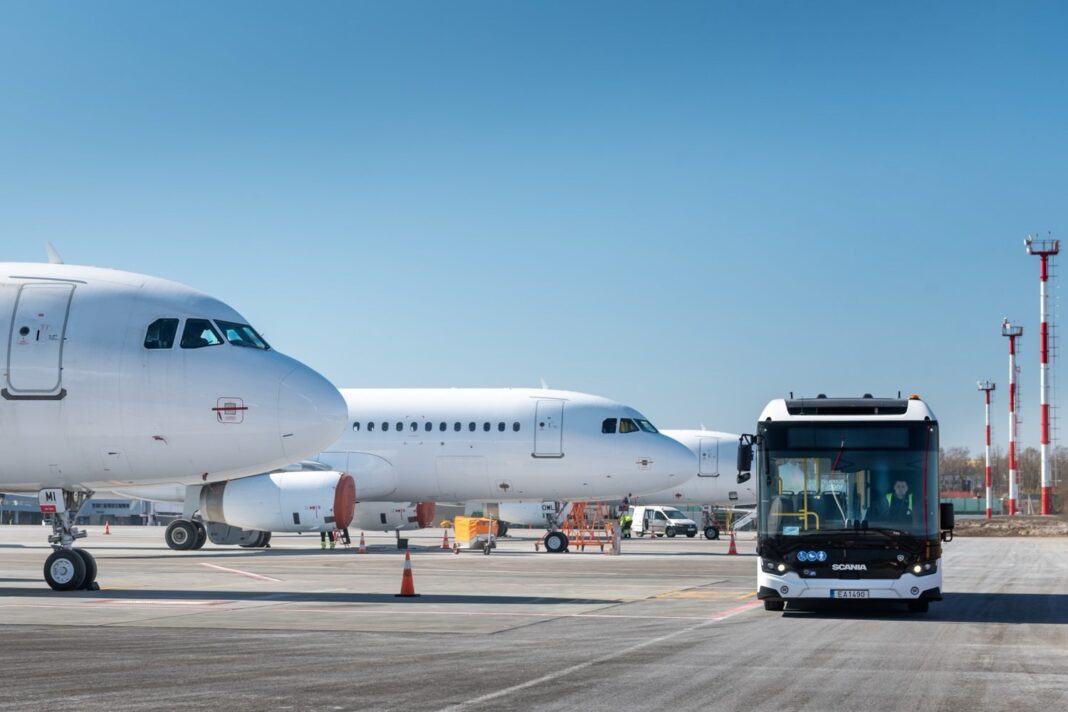 Aeroportul din Vilnius, închis sâmbătă după o presupusă dronă venită din Belarus / Avioanele de vânătoare NATO au fost ridicate de la sol