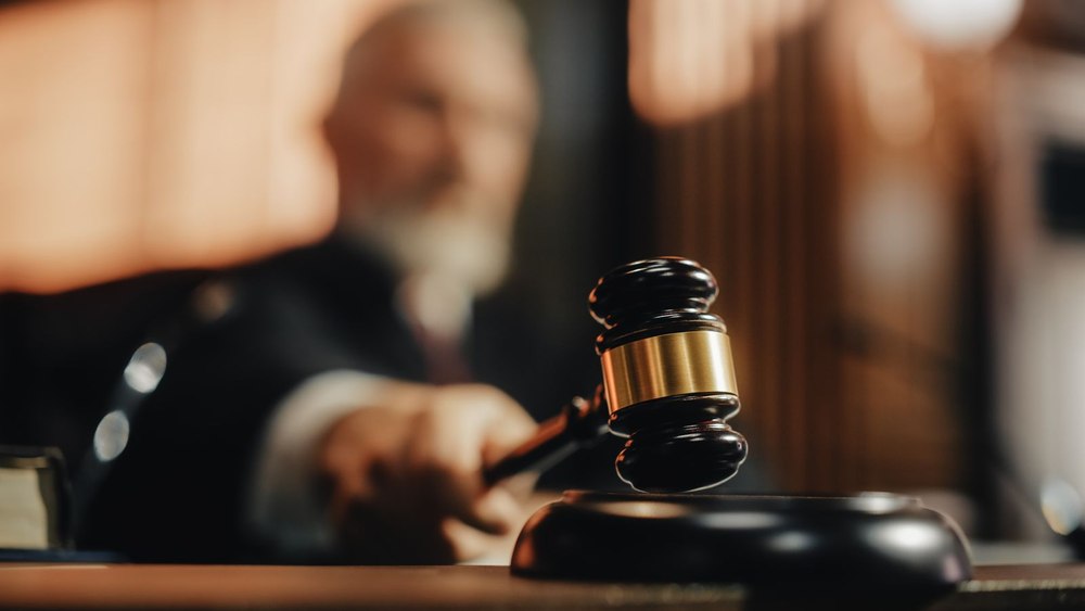 Ajutor juridic și fără proces: sprijinul puțin folosit de persoanele cu venituri mici