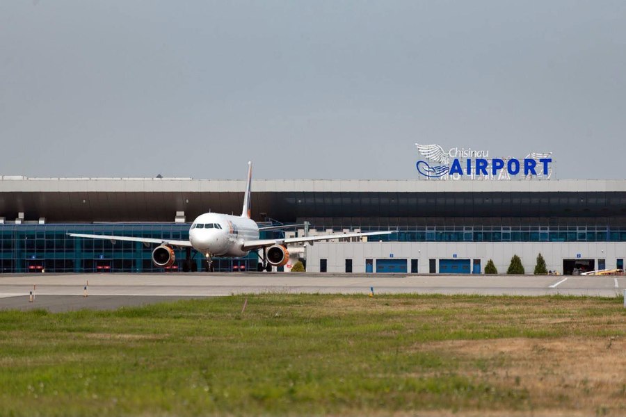 Alertă cu bombă pe Aeroportul Internațional din Chișinău. Pasageri evacuați și zboruri planificate anulate