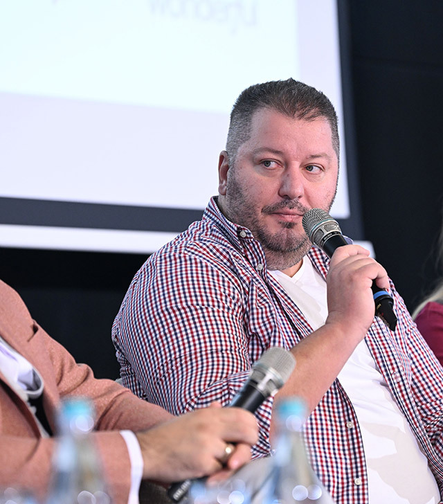 Alex Balint, CTO şi cofondator, Outcome1.AI: Angajaţii digitali au deja „carte de muncă” în companii din România - sună potenţialii clienţi după un program de lucru, îi pregătesc pe vânzătorii din teren pentru vizitele la clienţi şi au preluat monitorizarea bursei pentru un fond de investiţii