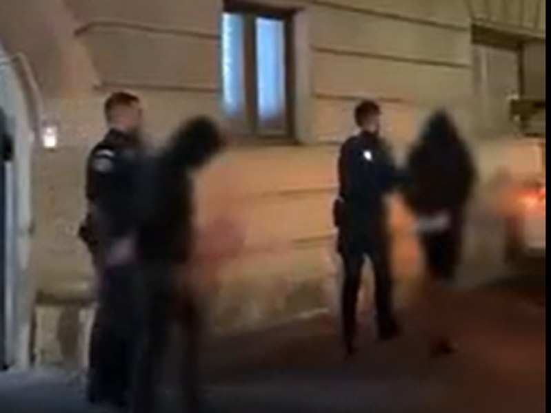 Bătaie în plină stradă în Sectorul 5: Trei bărbați, arestați după ce au pus la pământ un bărbat de 52 de ani