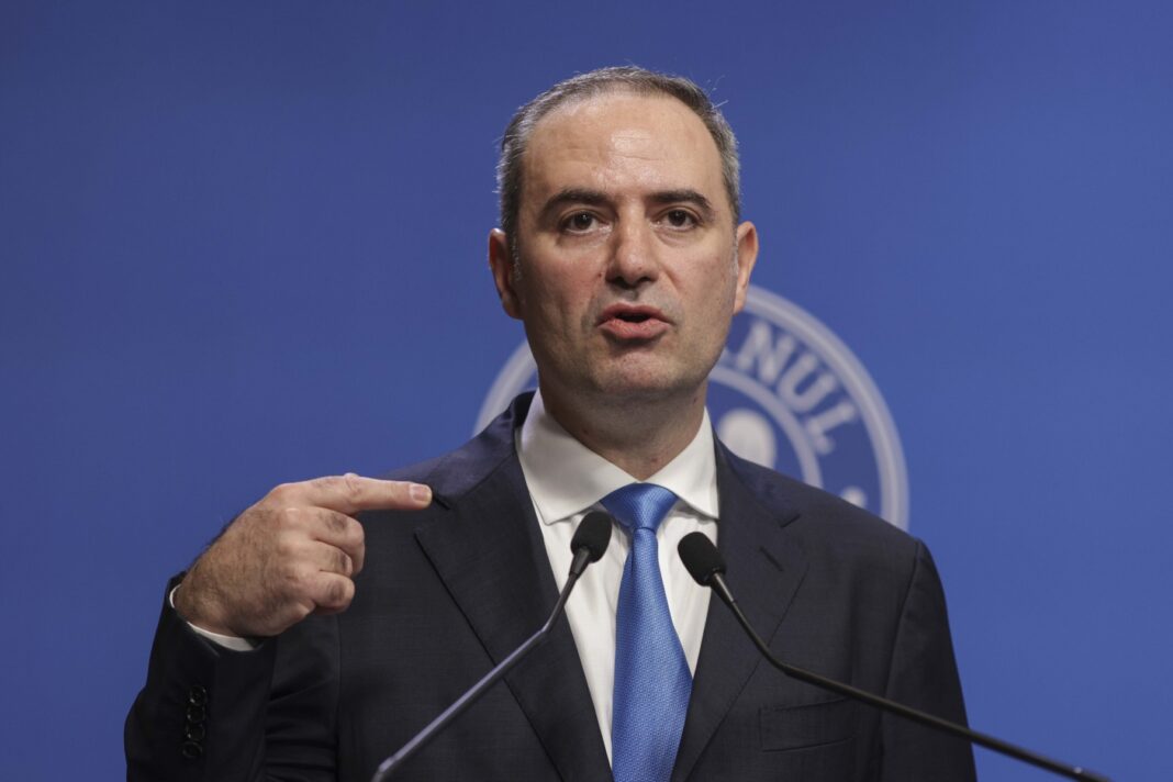 BREAKING Alexandru Nazare: Alegerile anticipate ar atrage retrogradarea ratingului de investiții, un cost pe care România nu și-l permite / E real riscul de contracție economică în acest an / E onorant ca numele meu să fie menționat în contextul desemnării viitorului premier