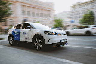Ce poate face bursa pentru antreprenoriat. Fraţii Ştefan de la Autonom s-au finanţat prin mai multe emisiuni de obligaţiuni, iar acum cumpără de la olandezi Business Lease România, o firmă cu afaceri de 144 mil. lei