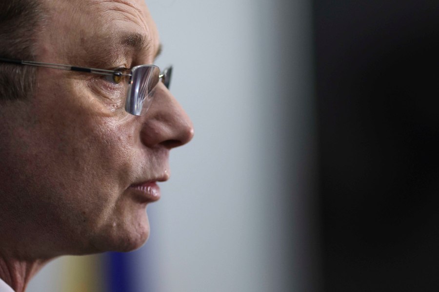 Ce se întâmplă cu salariile și pensiile în programul Guvernului Niculescu. Condiția pentru majorări