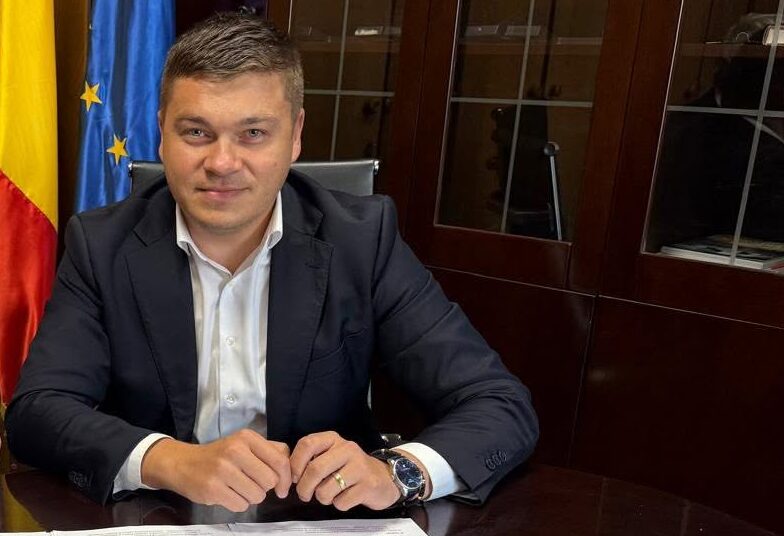 Cine e Alexandru Stoica, vehiculat în PSD ca viitor ministru al Dezvoltării: Bugetar de meserie, un loial al lui Marcel Ciolacu / Soția, consilier la Camera Deputaților