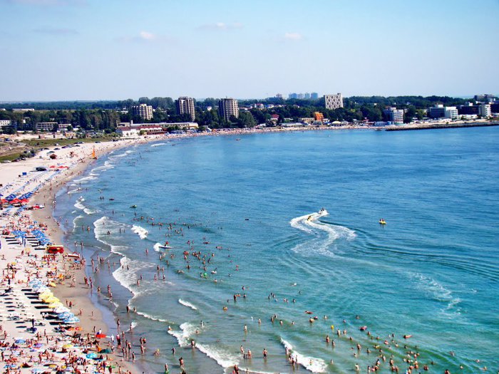 Cum arată turistul de pe litoralul românesc: cheltuie în medie 2.205 lei pentru un sejur de circa patru nopţi; 55% din rezervări sunt făcute de persoane cu vârste între 40 şi 59 de ani