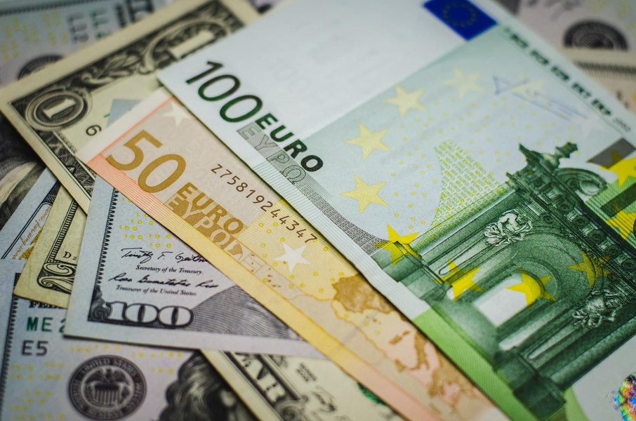 Curs BNR, 28 octombrie 2026. Euro și dolarul au crescut. Cum au evoluat celelalte valute