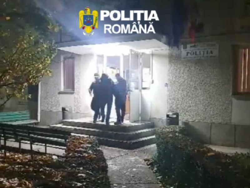 Doi bărbați din Constanța, reținuți după ce au incendiat anexa unui restaurant din Curtea de Argeș. Flăcările s-au extins și la o mașină