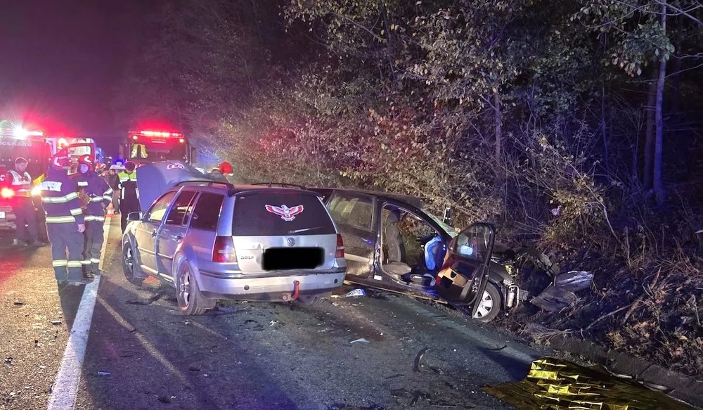 Două femei au murit într-un accident grav pe Valea Oltului. Două TIR-uri și o mașină s-au ciocnit la câteva ore distanță