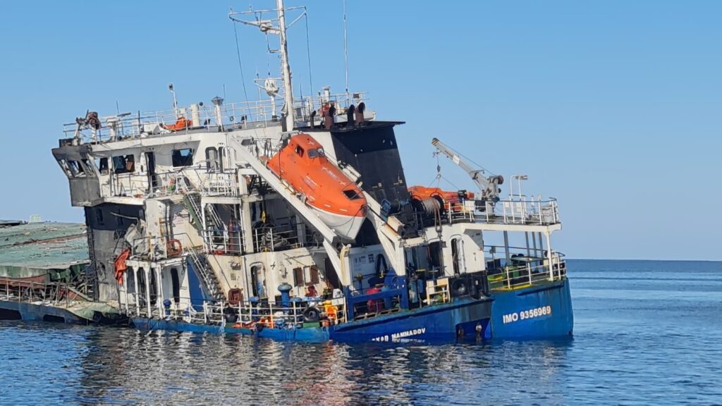 Două nave, lovite de drone în zona economică a Bulgariei din Marea Neagră / Una dintre ambarcațiuni s-ar fi scufundat