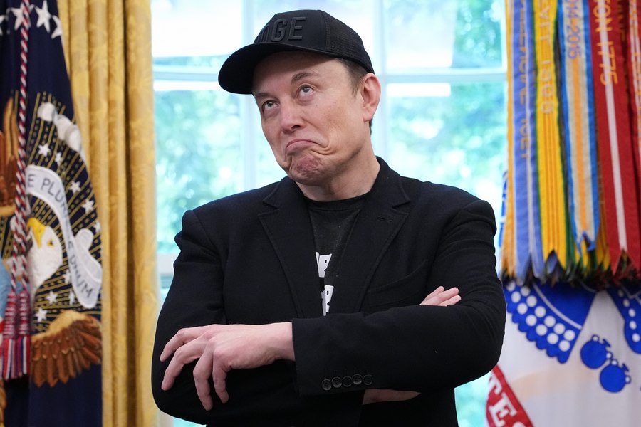 Elon Musk, de partea lui Trump în disputa sa cu Zelenski: A mers prea departe