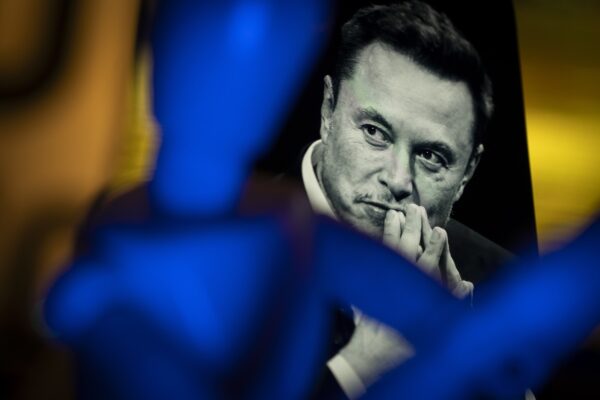 Elon Musk ia în considerare o fuziune între Tesla și SpaceX / Tesla este evaluată la aproximativ 1,5 trilioane de dolari, iar SpaceX la 2 trilioane de dolari / Ar fi una dintre cele mai mari fuziuni din istorie