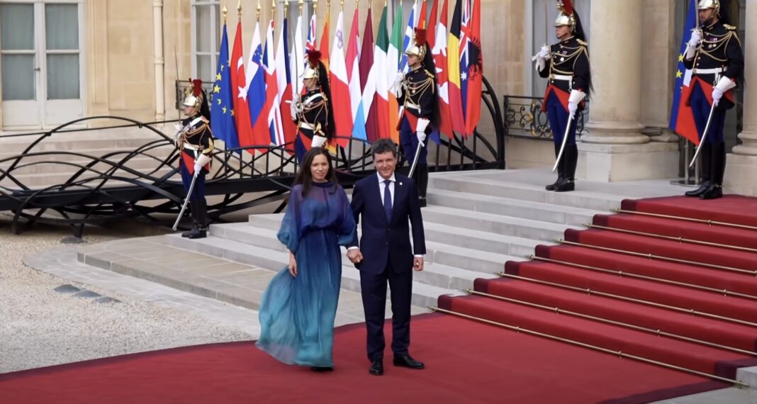EXCLUSIV | Statul a cheltuit până acum pentru deplasările externe ale Mirabelei Grădinaru prețul unui bilet de avion pentru SUA / Un proiect AUR vrea să-i interzică să mai facă parte din delegațiile oficiale