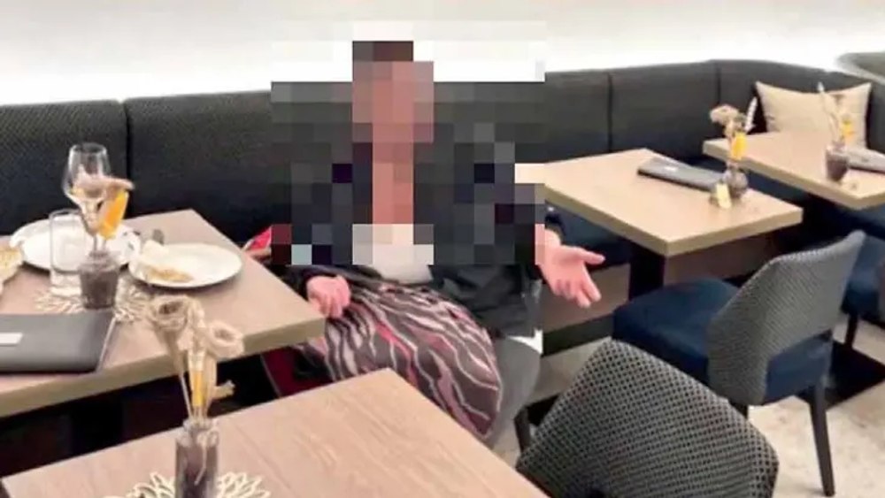 Femeia care mănâncă în restaurante și doarme la hotel fără să plătească. Are peste 300 de reclamații, iar patronii îi afișează fotografia