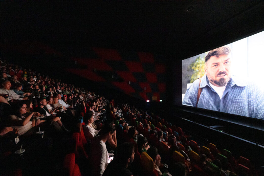 Fenomenul „Teambuilding” revine pe marele ecran: Teambuilding 2, de azi în cinematografele din toată țara (Parteneriat)