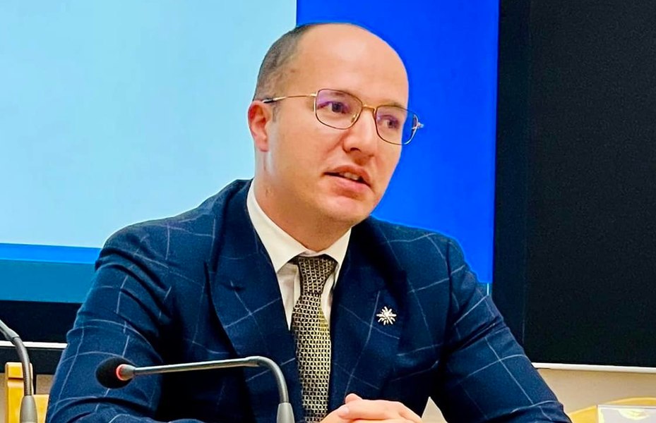 Fiul lui Tudorel Toader, reținut după ce acuzat de hărțuire sexuală: Sâmbătă se judecă propunerea de arestare preventivă