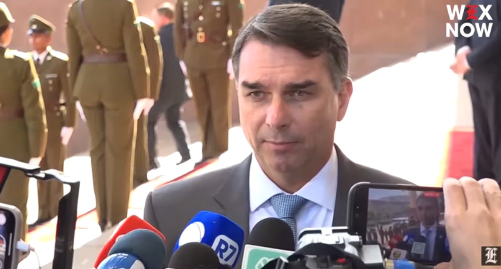 Flávio Bolsonaro s-a autoproclamat „liderul Braziliei” imediat după ce a ajuns la Miami. A fugit din țară prin Argentina și Ecuador