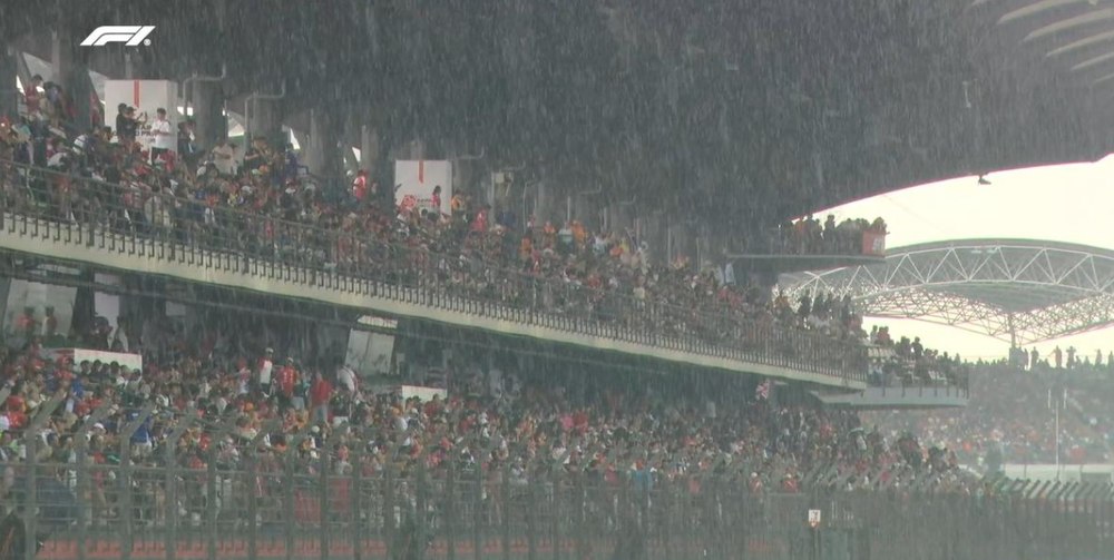 Formula 1, blocată de furtună. Marele Premiu al Bahrainului are startul amânat la Sepang