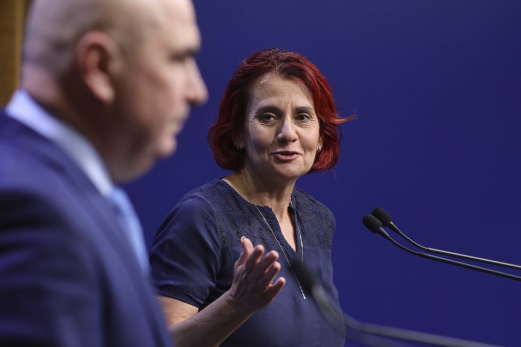 Fosta purtătoare de cuvânt a Guvernului Bolojan desființează acuzațiile șefului ANCOM / „În capul dlui Pavel Popescu un loc în Consiliul Uniunii Internaționale a Telecomunicațiilor e mai important decât conducerea Organizației Internaționale a Francofoniei. Atâta poate!” 