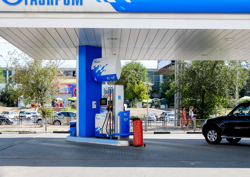 Fostul șef al eMAG a cumpărat benzinăriile Gazprom din România