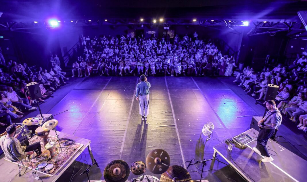Ghidul weekendului 16-18 octombrie în București: Teatru, festivaluri de toamnă, spectacole de lumini și gastronomie artizanală