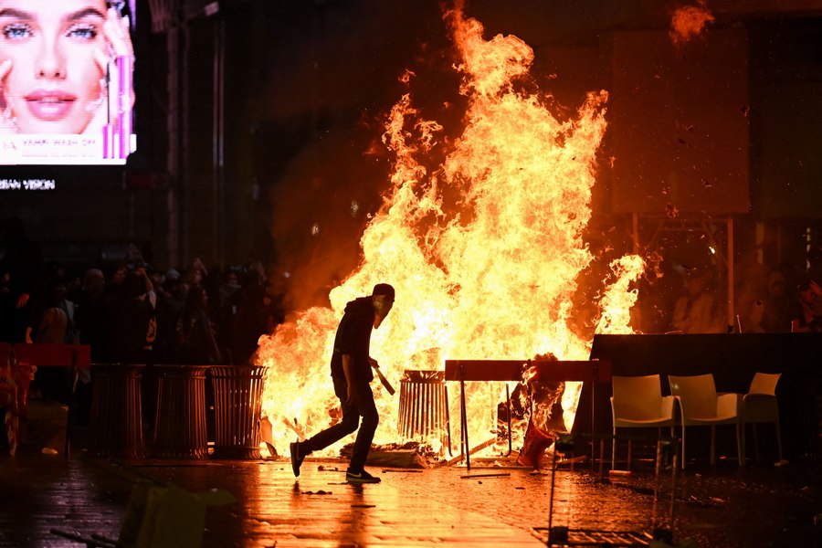 Grupări asociate islamului politic încearcă să preia controlul asupra protestelor din Europa. Ce au descoperit serviciile europene