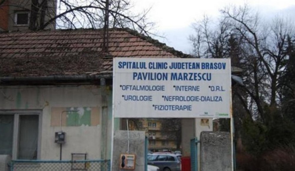 Incendiu la o clădire a Spitalului Județean din Brașov: O femeie a murit, alți 10 pacienți au fost evacuați de urgență