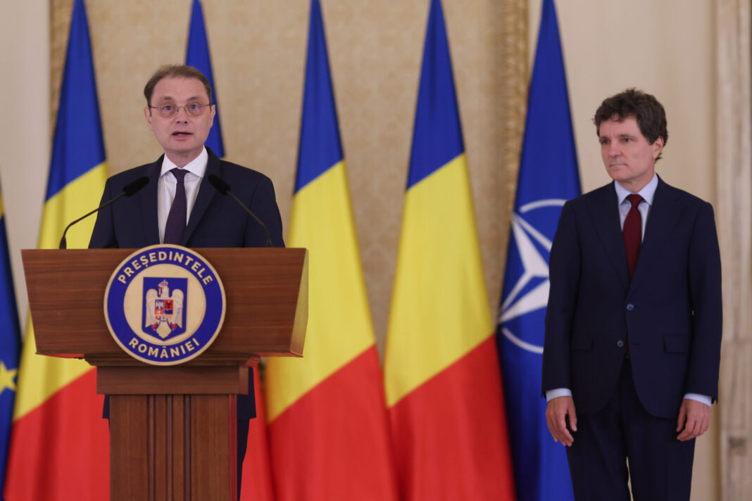 Încep negocierile între Luca Niculescu și partidele politice pentru instalarea unui guvern / Ce condiții are fiecare / Este al patrulea premier desemnat de Nicușor Dan după criza guvernamentală declanșată de moțiunea PSD-AUR în 5 mai