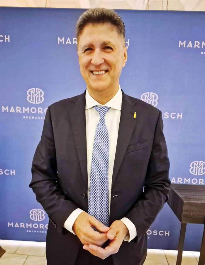 Interviu ZF în exclusivitate. Călin Drăgan, preşedintele Coca-Cola Japonia, companie cu vânzări de 6 mld. $, a vrut să se facă asistent universitar, dar a început în 1993 la Coca-Cola numărând navetele în depozit: 