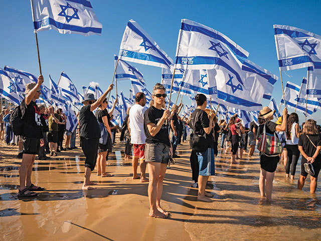 Israelul, o economie a inovaţiei şi tehnologiei, dar cu unele dintre cele mai mari costuri de trai din lume, ameninţată de probleme demografice şi de un exod al creierelor. Trei ani de război n-au îngenunchiat-o, dar îi amplifică dezechilibrele