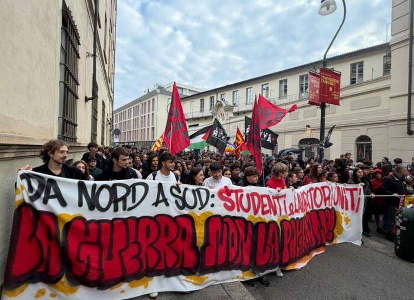 Italia, paralizată de marșuri: zeci de mii de oameni au ieșit în stradă împotriva guvernului. Sunt proteste în mai multe orașe