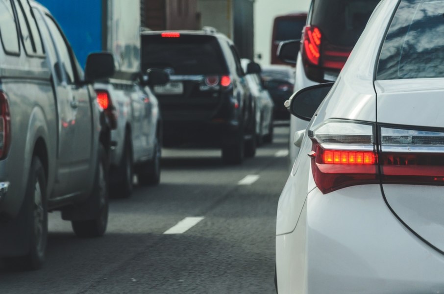Italia pregătește o regulă de 100 km/h pe banda de depășire. Șoferii care merg mai încet riscă amendă