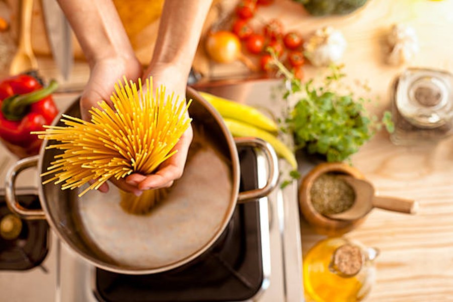Italia riscă să rămână fără paste. Fabricile își opresc producția, iar protestele blochează aprovizionarea