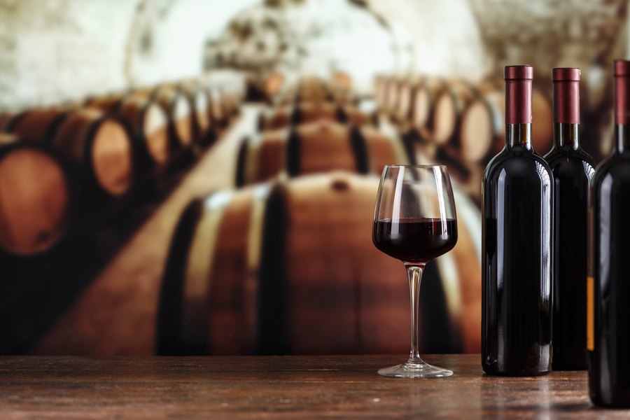 Jaf de proporții la o celebră cramă din Italia. Hoții au furat 30.000 de sticle de vin, în valoare de cinci milioane de euro