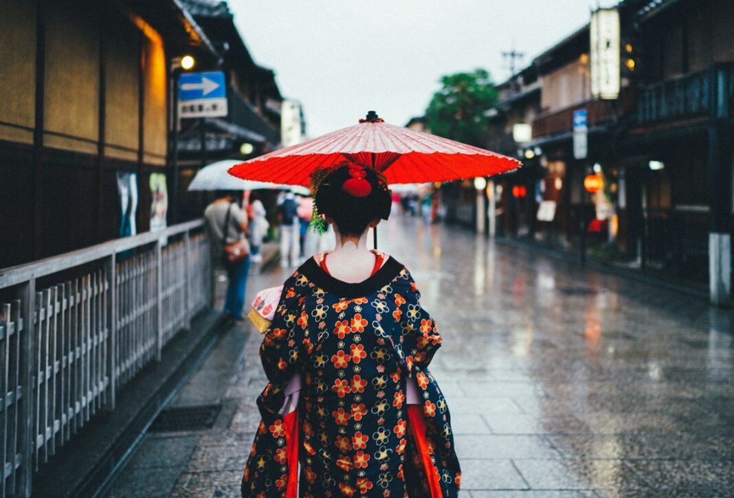 Japonia înăspreşte condiţiile impuse cetăţenilor străini pentru obţinerea rezidenţei permanente, pe fondul unui sentiment public antiimigraţie în creştere