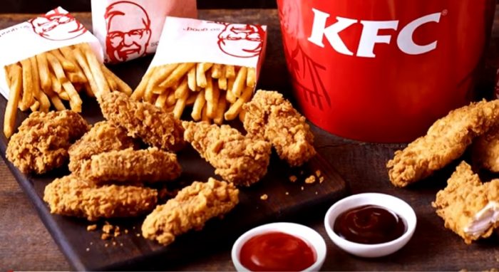 KFC renunță la Pepsi și trece la rivalul Coca-Cola / Schimbarea se produce din 2027 în restaurantele din SUA