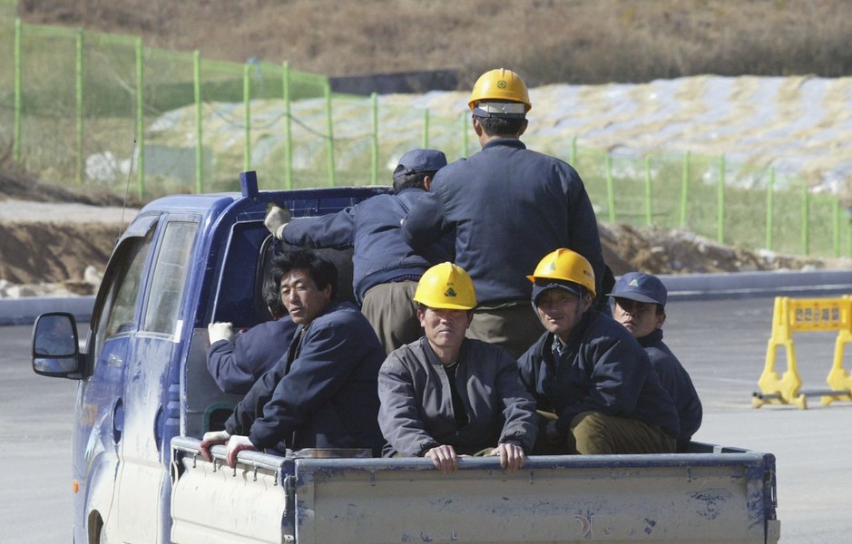 Kim Jong-un își vinde propriul popor online către companii rusești pentru a finanța ambițiile nucleare ale Coreei de Nord
