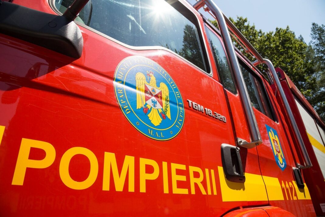 Misiune de salvare transformată în revoltă, în Argeș / Pompier lovit de către localnici / Trupele speciale au intervenit pentru a calma spiritele