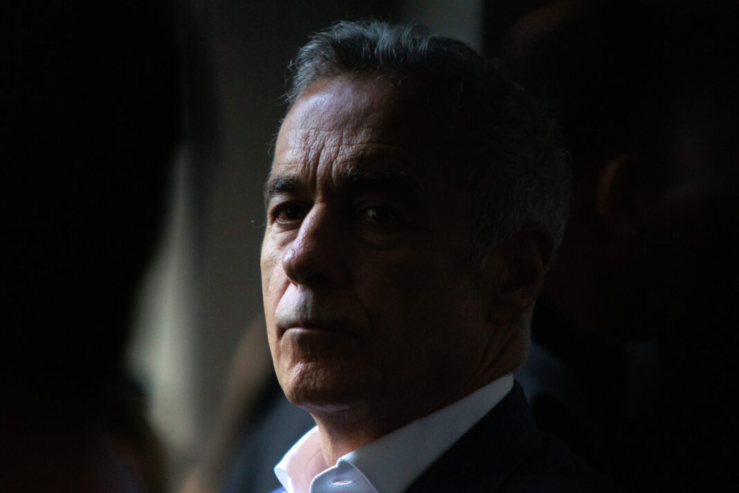 MOTIVARE: De ce l-au arestat judecătorii 30 de zile pe Călin Georgescu: Exista riscul să se sustragă anchetei și să influențeze procesul / Căuta o țară unde să solicite azil politic