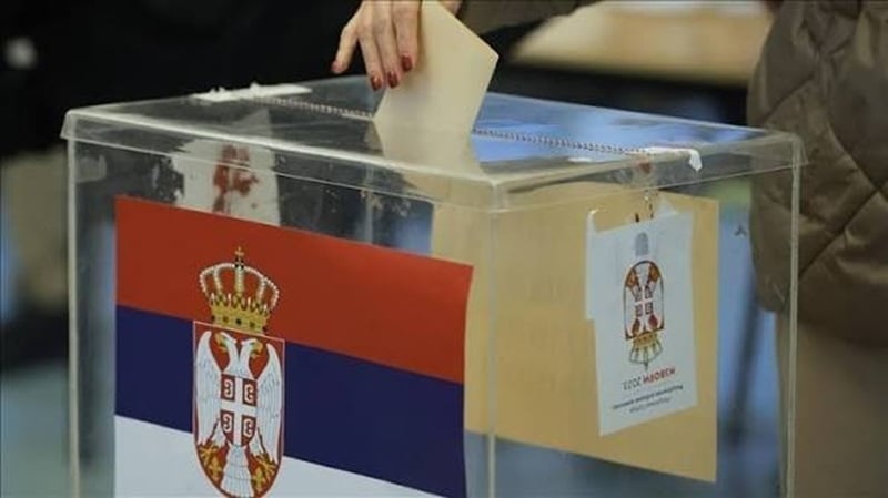 NEWS.ro: Alegeri în Serbia: Prezenţă ridicată la vot şi tensiuni. Secţiile de votare s-au închis