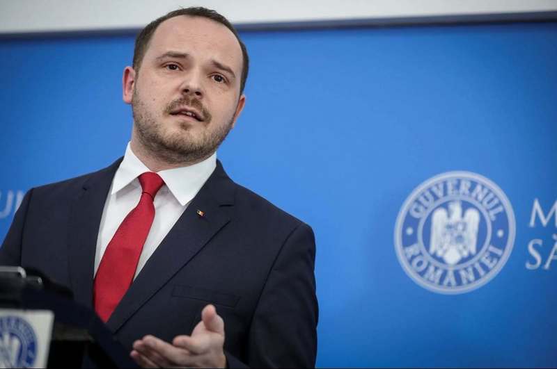 NEWS.ro: Alexandru Rogobete: Îl rog pe domnul Bolojan să îşi asume responsabilitatea pentru incompetenţa macroeconomică pe care a avut-o la începutul acestui an, în care a tăiat cu barda de sus până jos la toate domeniile
