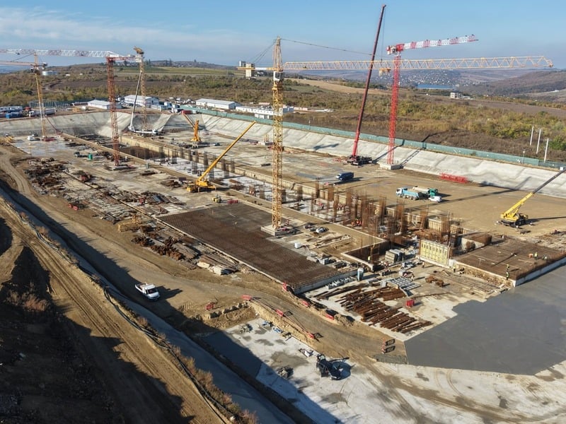 NEWS.ro: Alexandru Rogobete, ministrul Sănătăţii, după ce a vizitat şantierul Spitalului Regional de Urgenţă Iaşi: Avansează într-un ritm accelerat. Solicit public constructorilor să-şi asume viteză, să îşi asume transparanţă