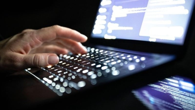 NEWS.ro: Aproape 17.500 de instituţii din sectorul public au fost notificate cu privire la vulnerabilitatea informatică PHP2Shell şi la măsurile care privesc rezolvarea ei. Reacţia Guvernului