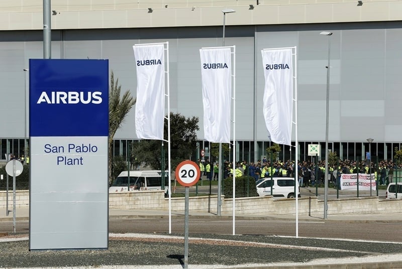 NEWS.ro: Armistiţiul comercial dintre SUA şi UE este în pericol din cauza unui împrumut de 3,4 miliarde de dolari acordat companiei Airbus, avertizează un oficial al administraţiei Trump