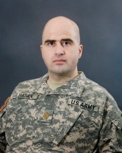 NEWS.ro: Autorul atacului armat de la Fort Hood, un fost maior, va fi adus în faţa unui pluton de execuţie - o premieră pentru armata SUA de la al Doilea Război Mondial