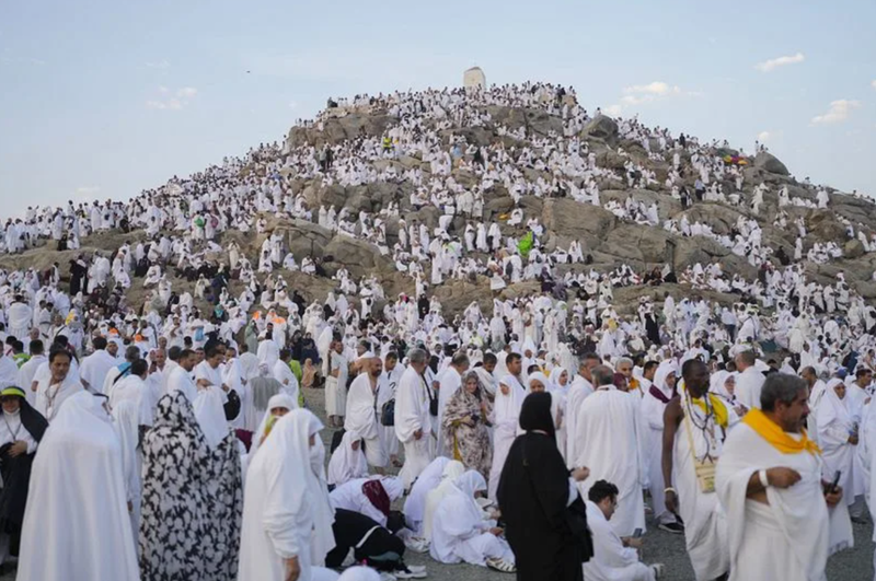 NEWS.ro: Coaliţia condusă de Arabia Saudită anunţă că a interceptat o dronă în regiunea oraşului sfânt Mecca
