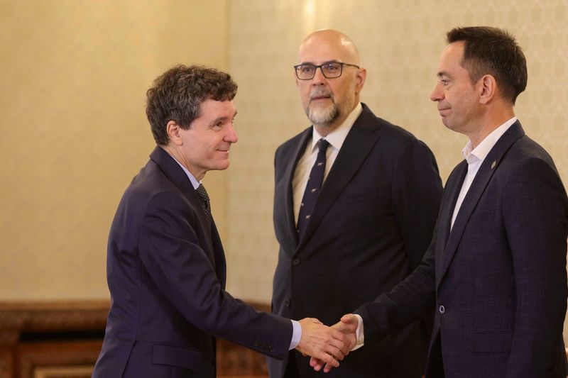 NEWS.ro: Consultările preşedintelui Nicuşor Dan cu partidele, luni, la Palatul Cotroceni, începând cu ora 14.00, pentru desemnarea premierului / Fiecare delegaţie va discuta o jumătate de oră cu şeful statului