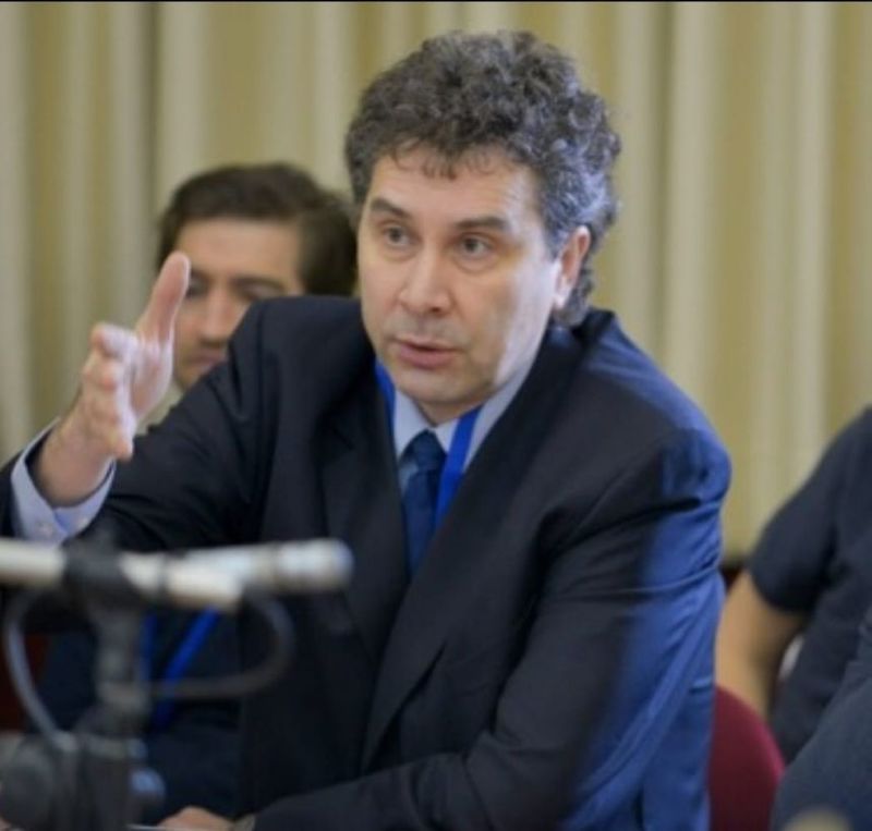 NEWS.ro: Corneliu Bjola, avertisment pentru România, după protestele din Franţa.Riscul noii guvernări este să cumpere linişte politică /  Reformele amânate se întorc sub forma unor sacrificii mai mari, cu mai puţine opţiuni şi mai multă furie