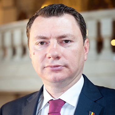 NEWS.ro: Cosmin Marinescu (BNR): Politica monetară staţionară, cu dobânda-cheie menţinută la 6,5% de peste doi ani, se va prelungi probabil cu încă o serie de trimestre / În 21 de ani de ţintire a inflaţiei, ţinta a fost atinsă doar în 6 ani